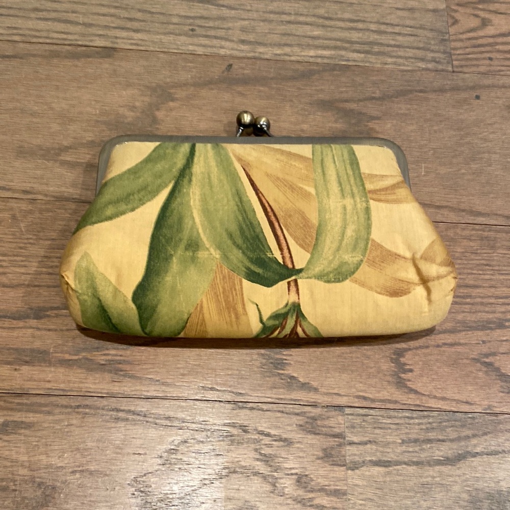 Vintage clutch